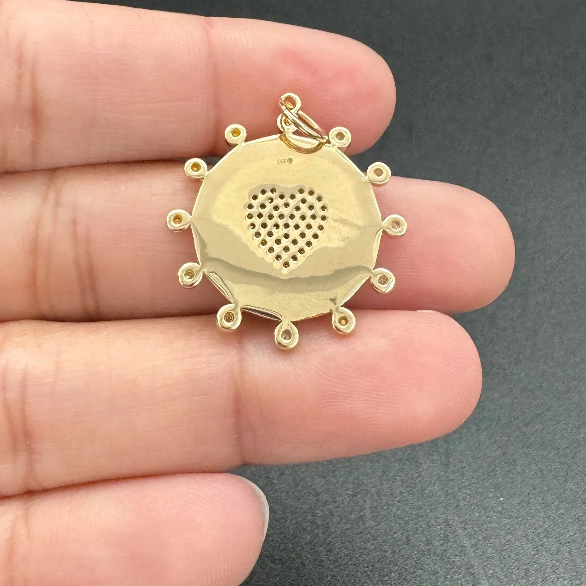 Diamond Round Disc With Heart